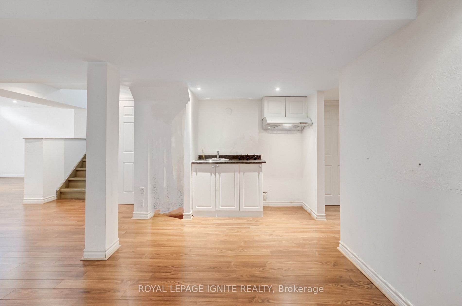 257 Cresthaven Road