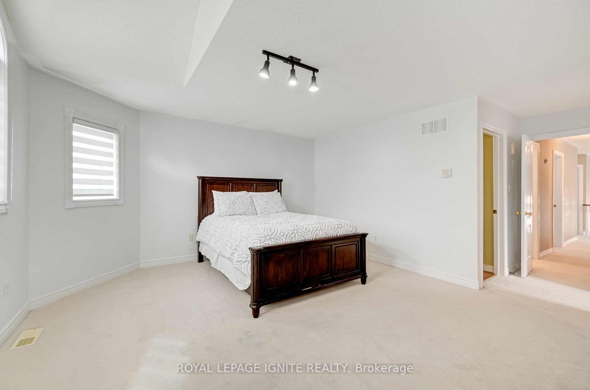 257 Cresthaven Road