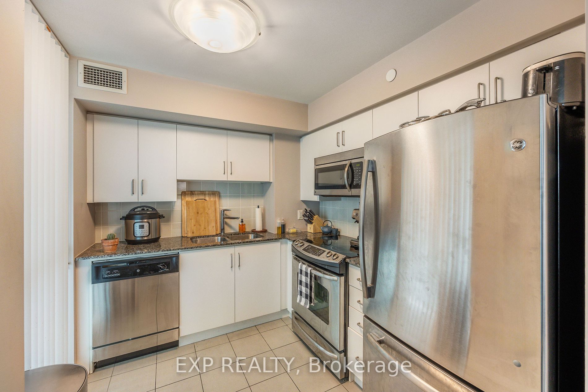 215 Sherway Gardens Rd, #807