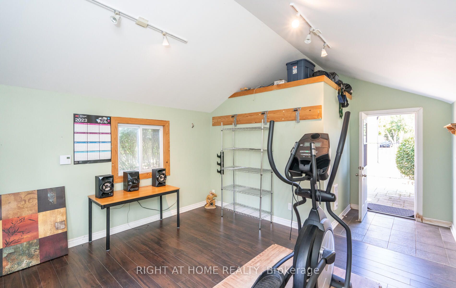 1204 Whittington Rd