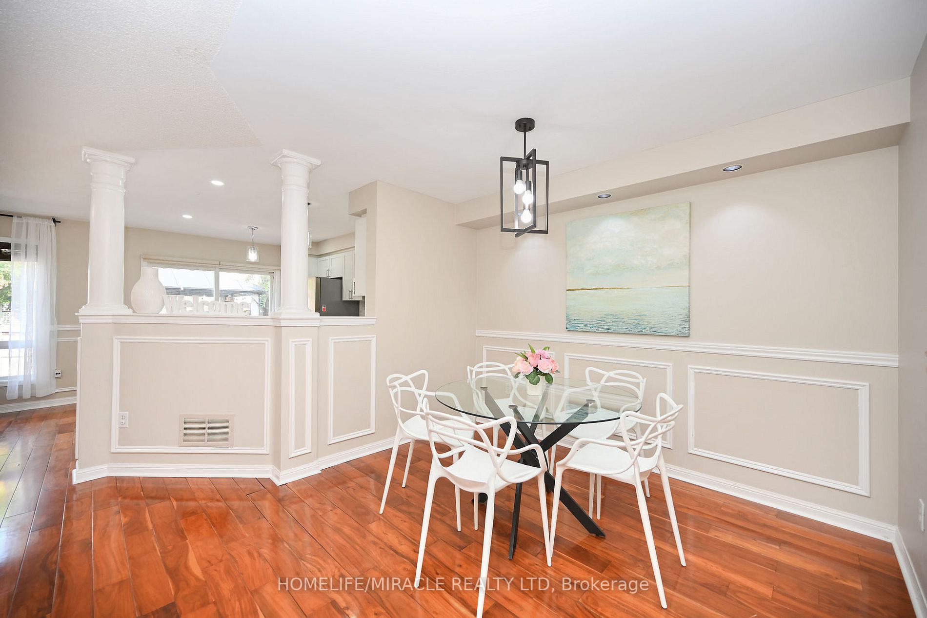 1118 Barclay Circ