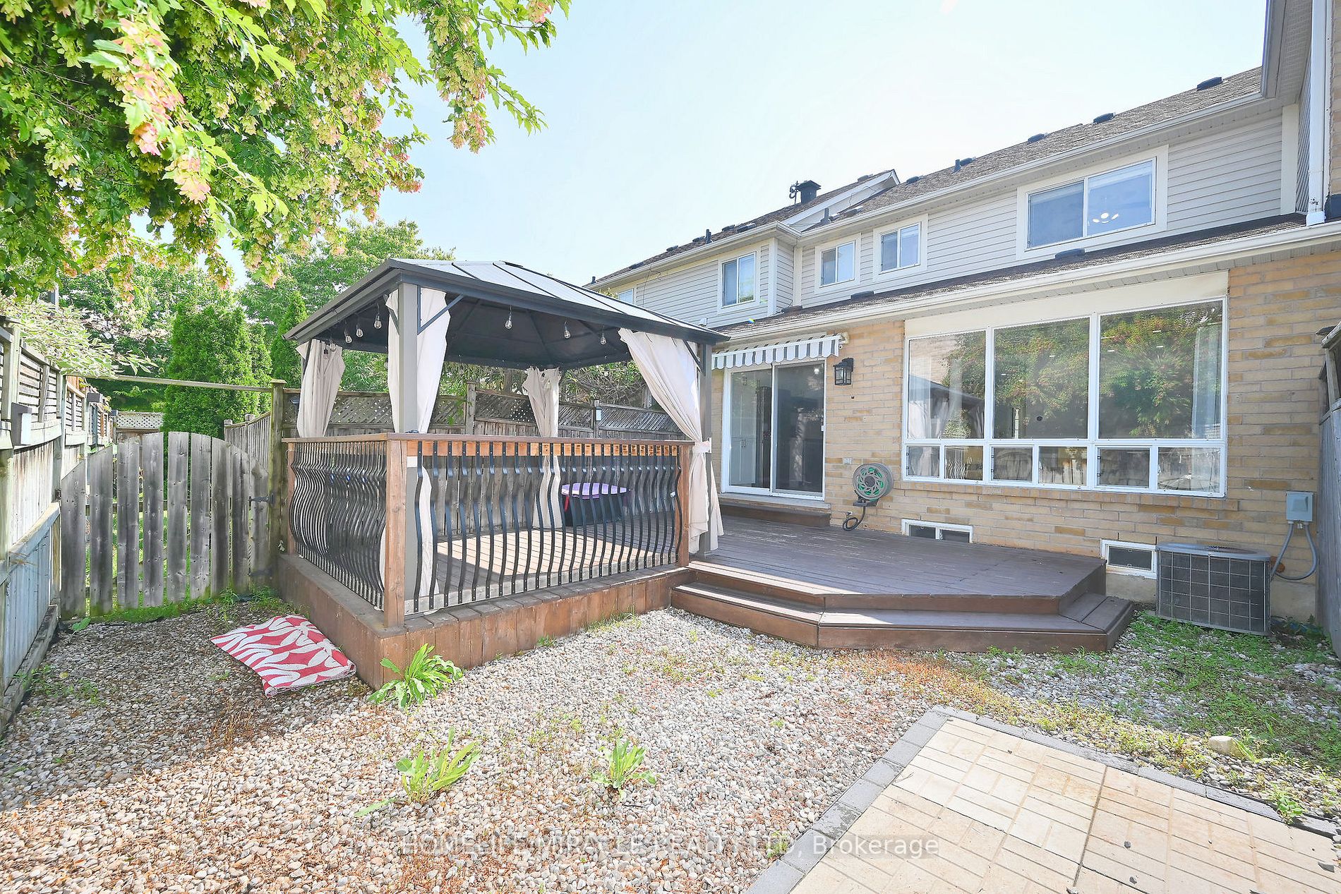 1118 Barclay Circ