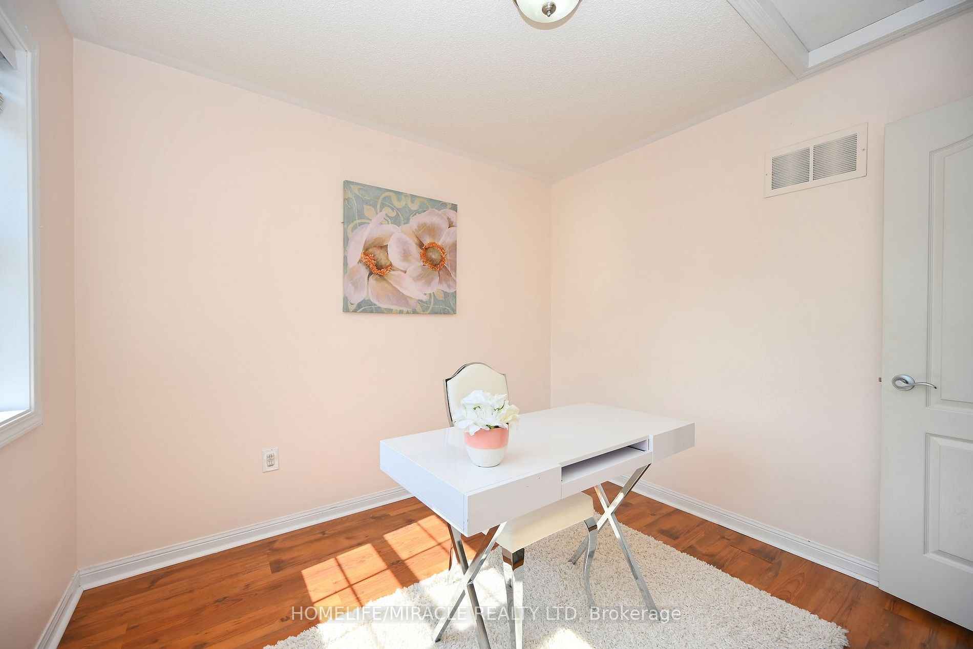 1118 Barclay Circ