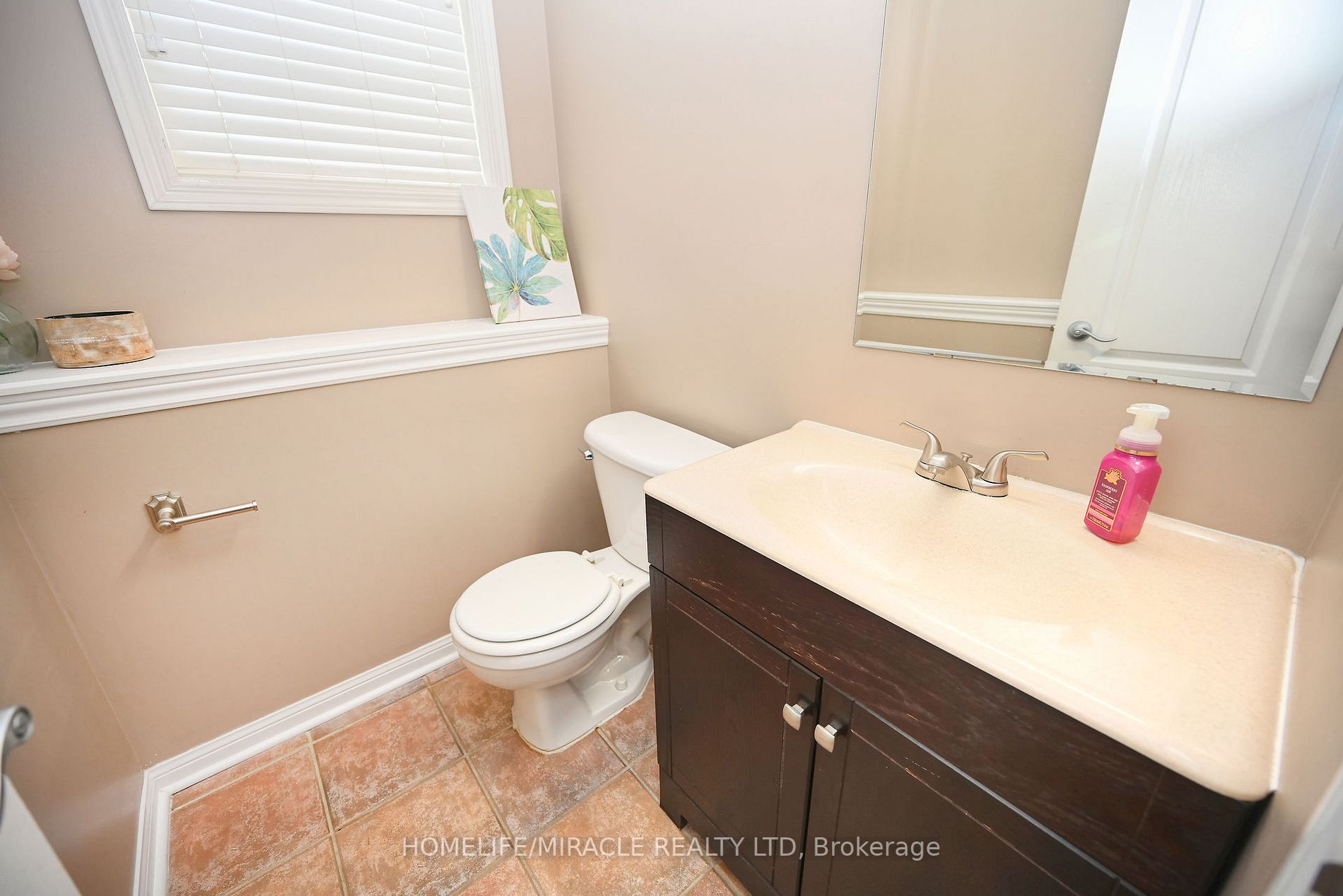 1118 Barclay Circ