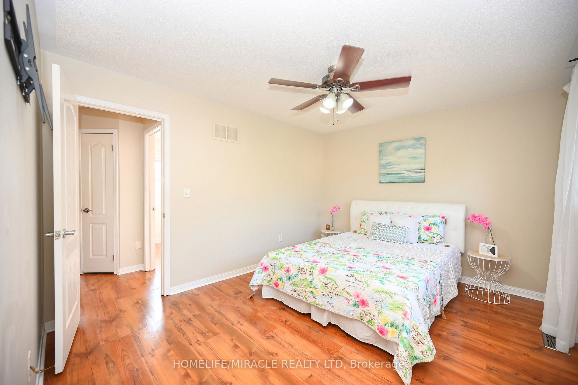 1118 Barclay Circ
