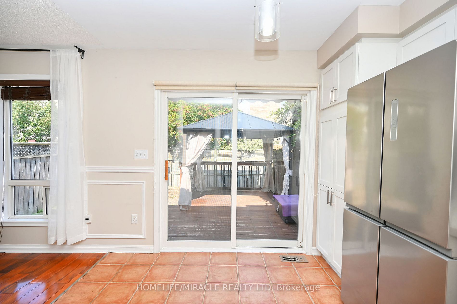 1118 Barclay Circ