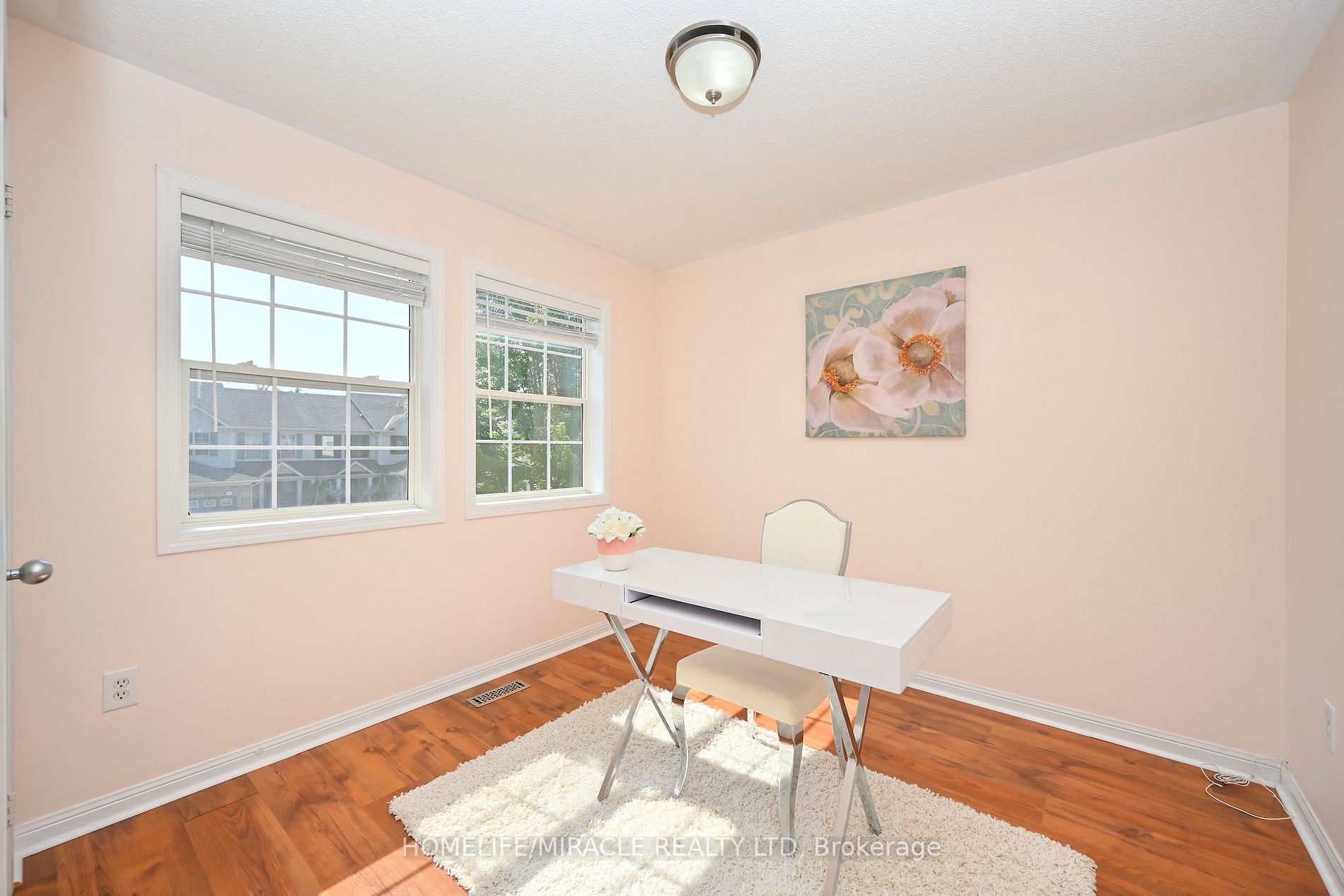 1118 Barclay Circ