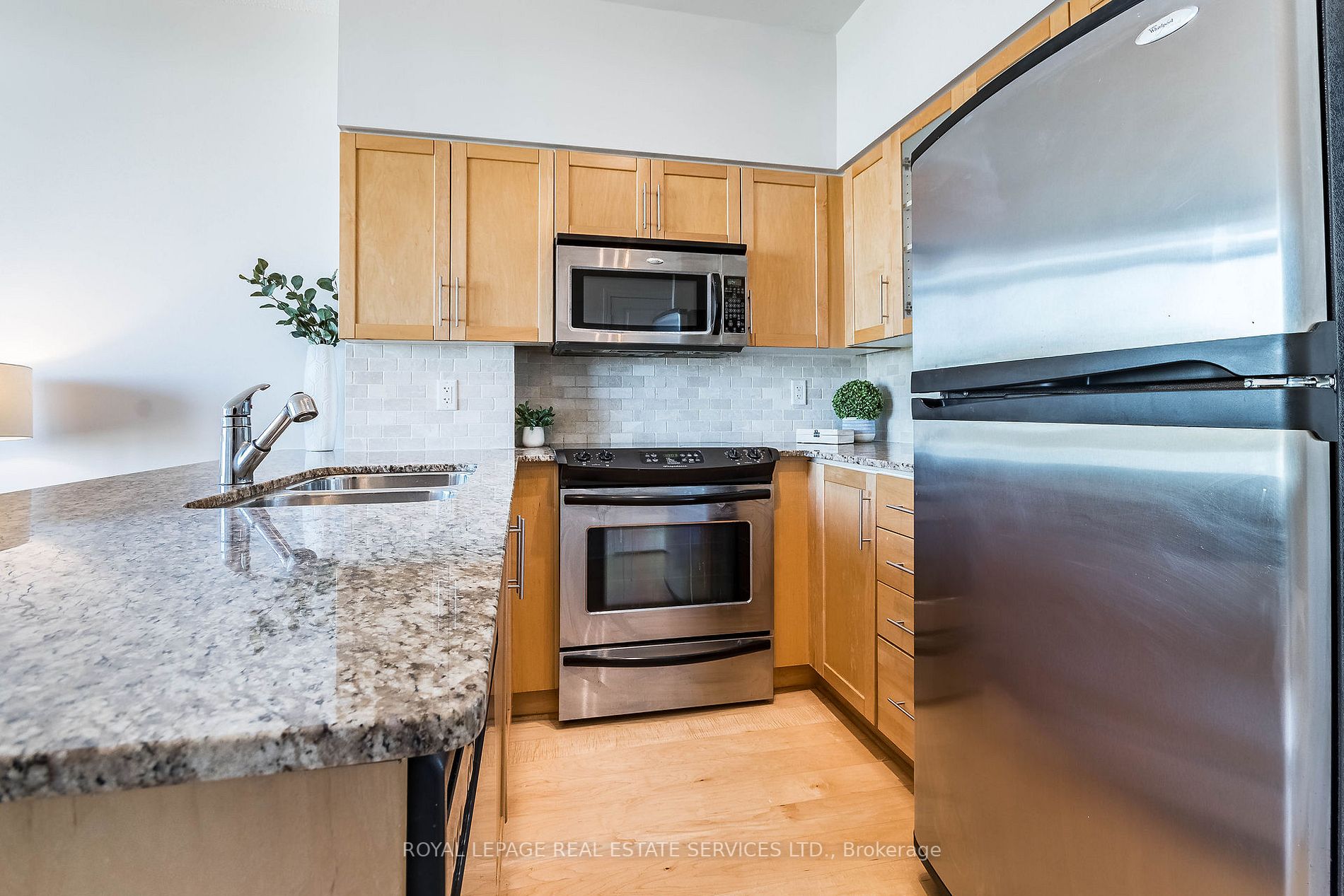 15 Windermere Ave, #2003
