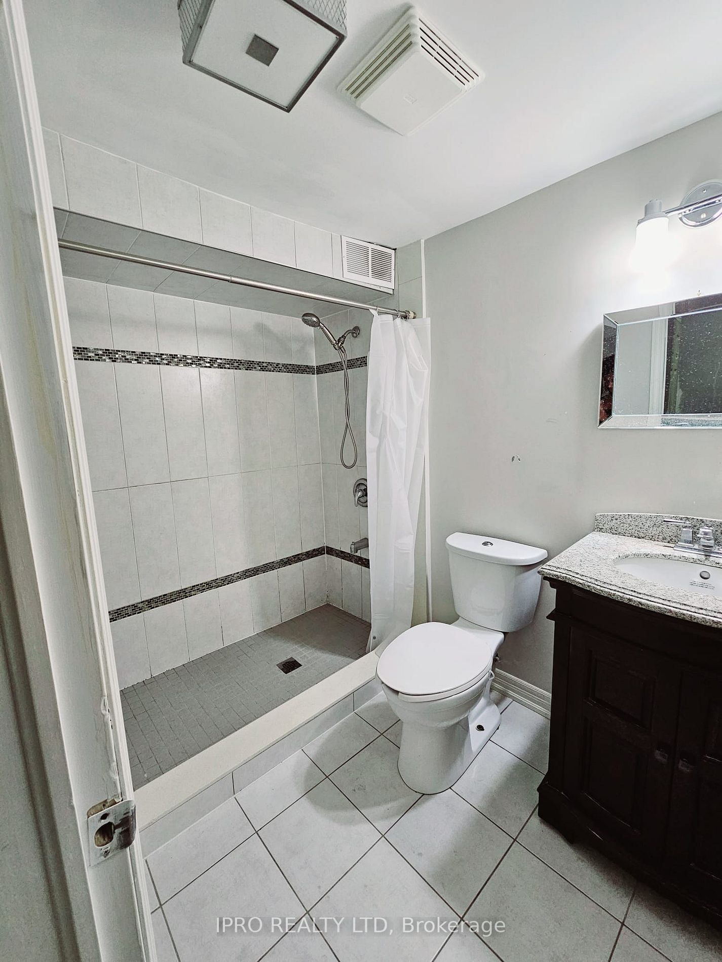 44 Tanglemere Cres N, #1