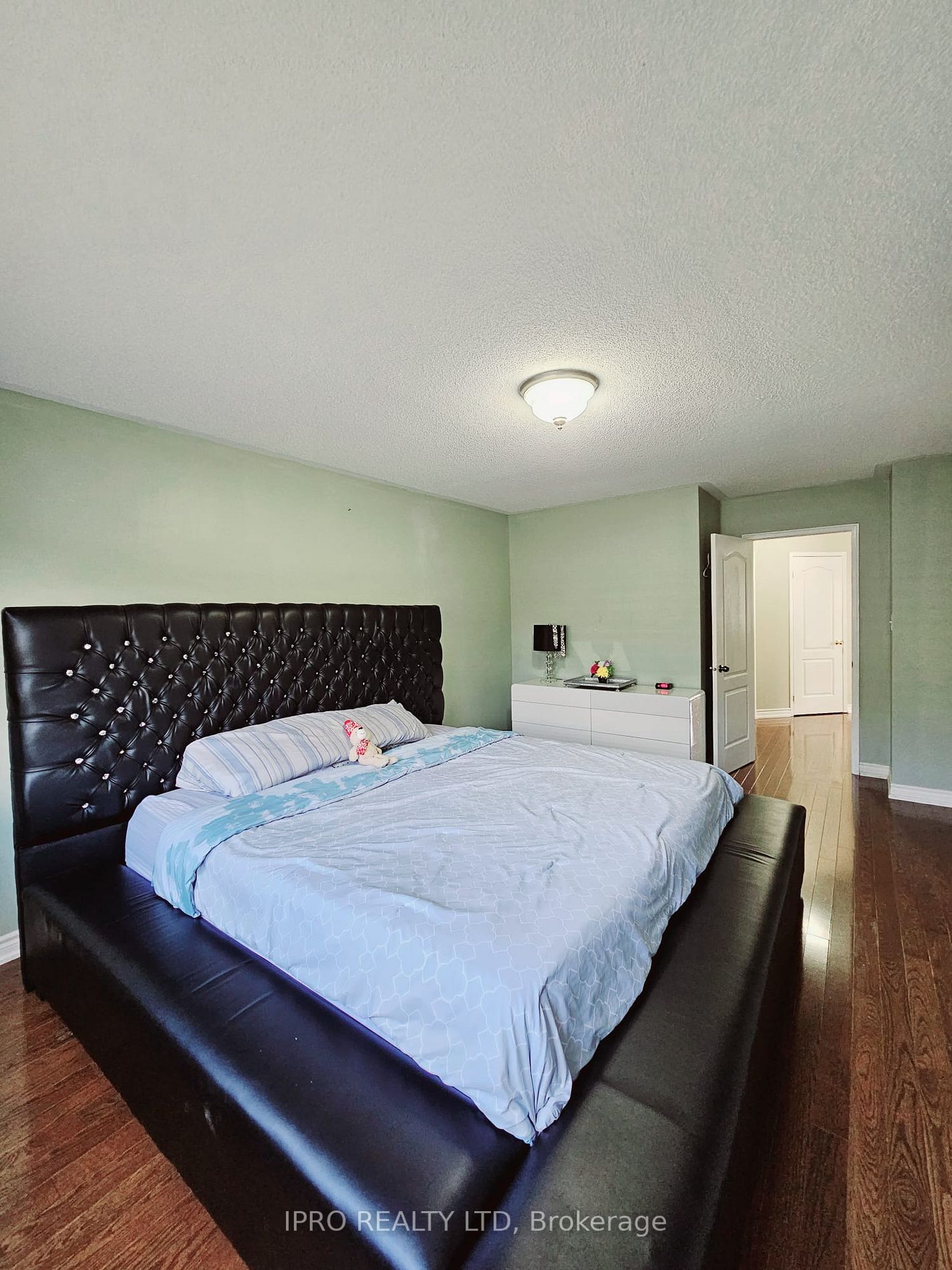 44 Tanglemere Cres N, #1