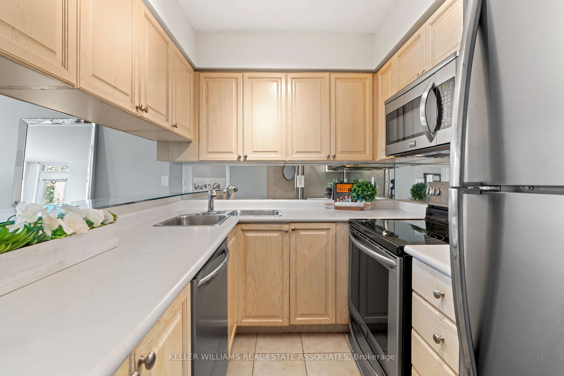 1150 Parkwest Pl, #107
