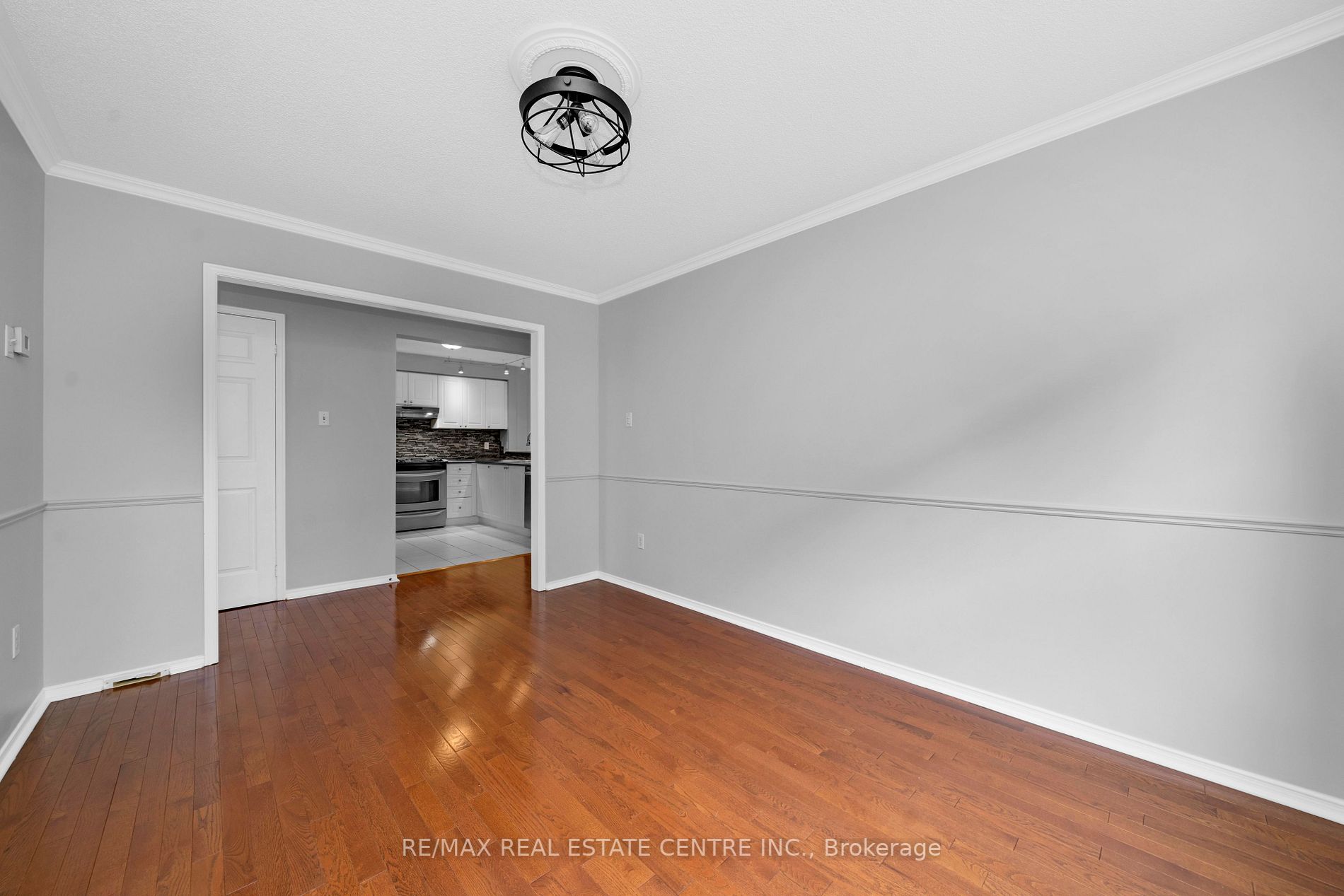 44 CURRY Crescent