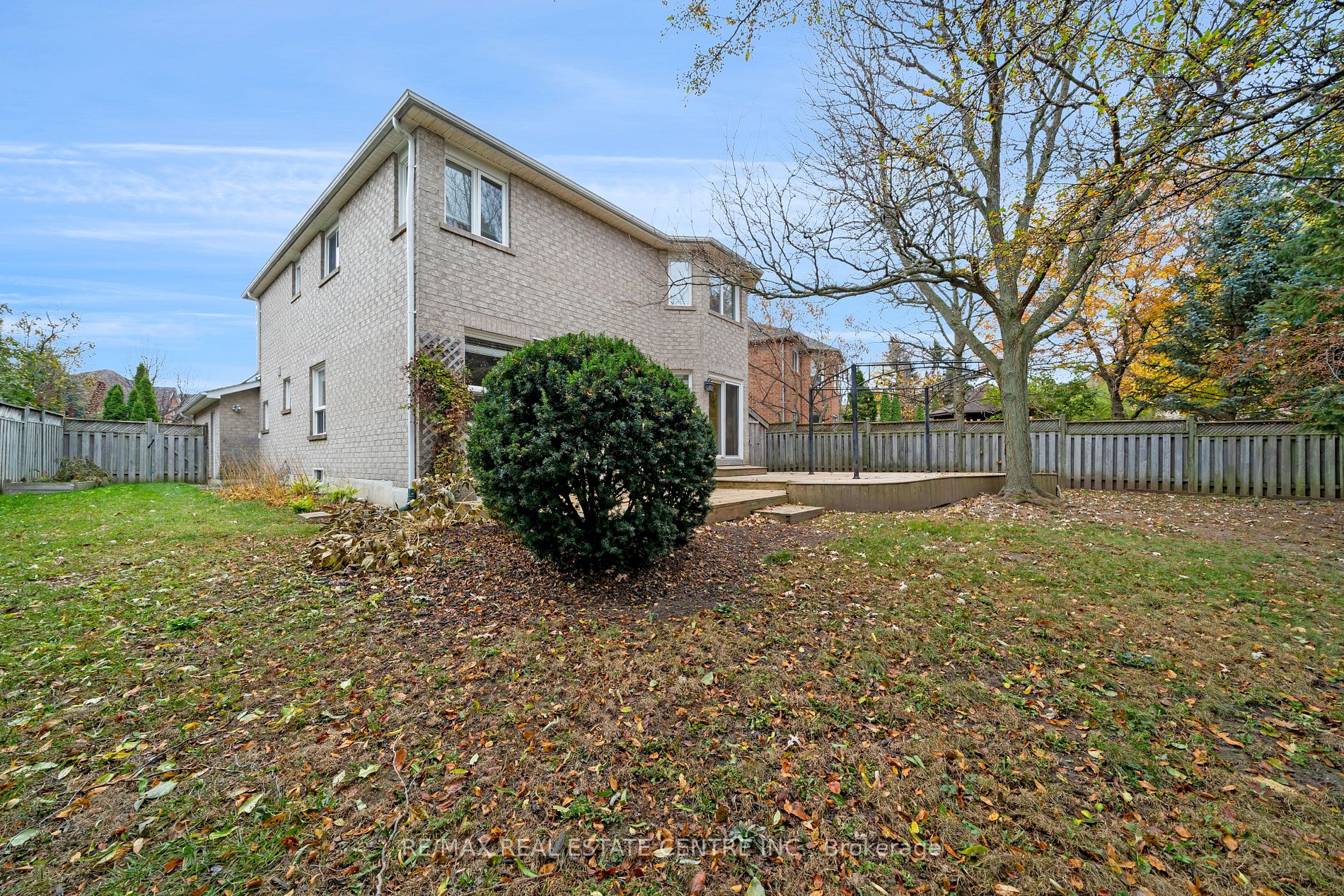44 CURRY Crescent