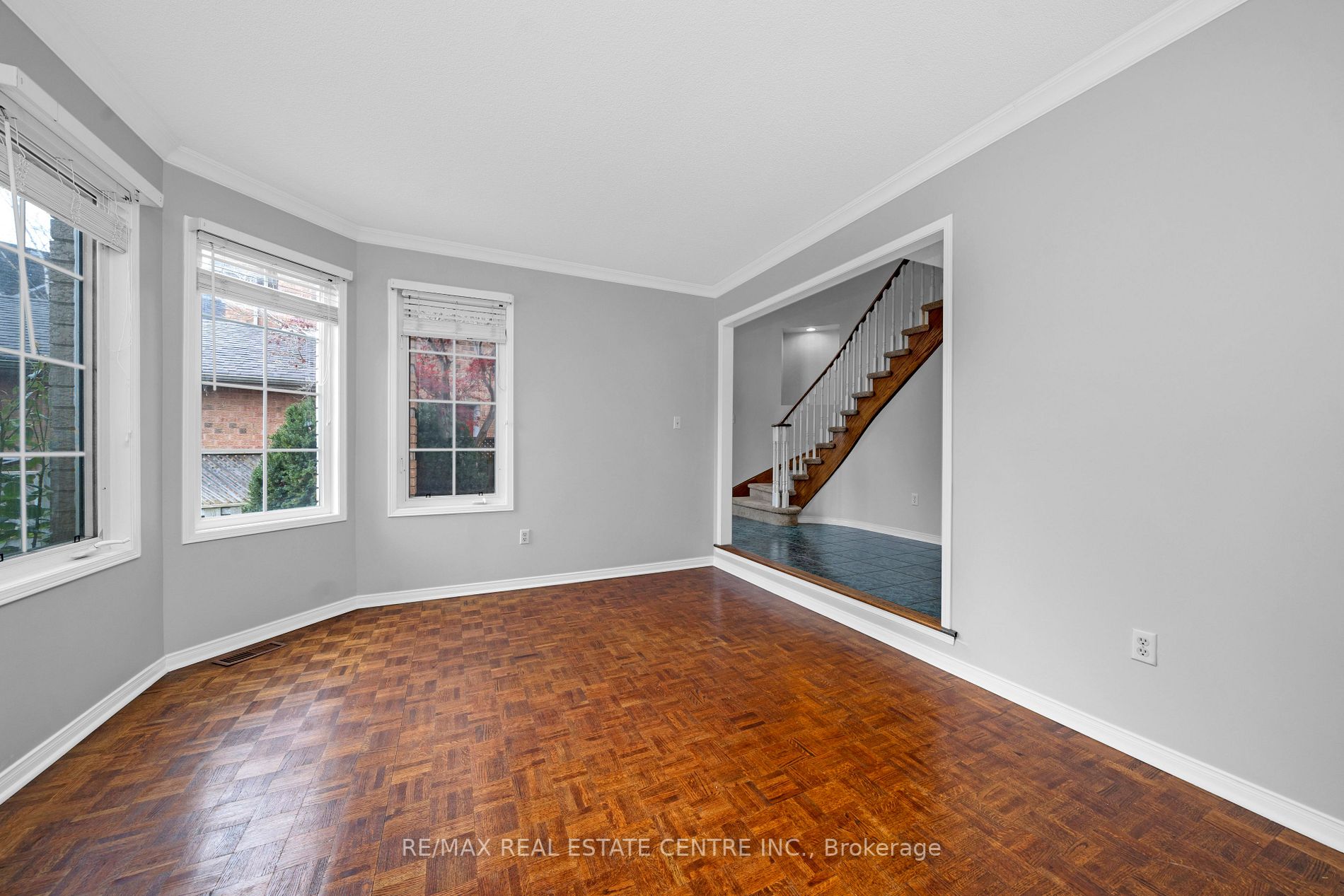 44 CURRY Crescent