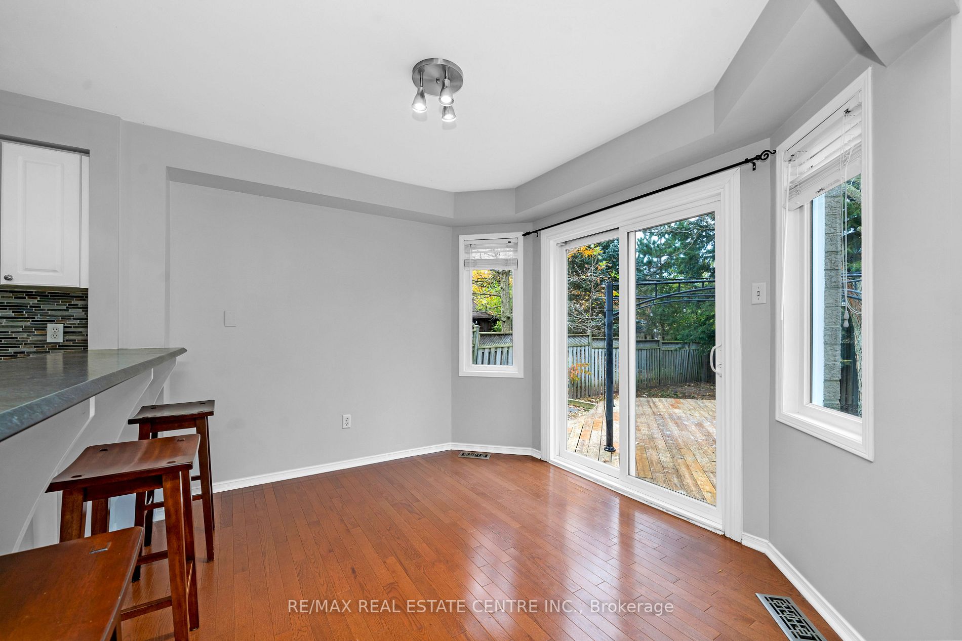 44 CURRY Crescent