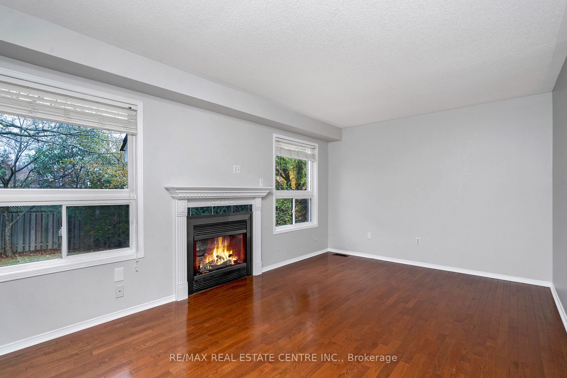 44 CURRY Crescent