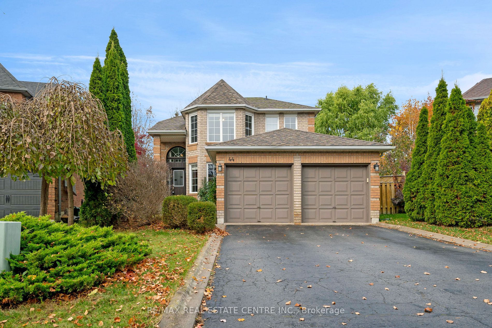 44 CURRY Crescent