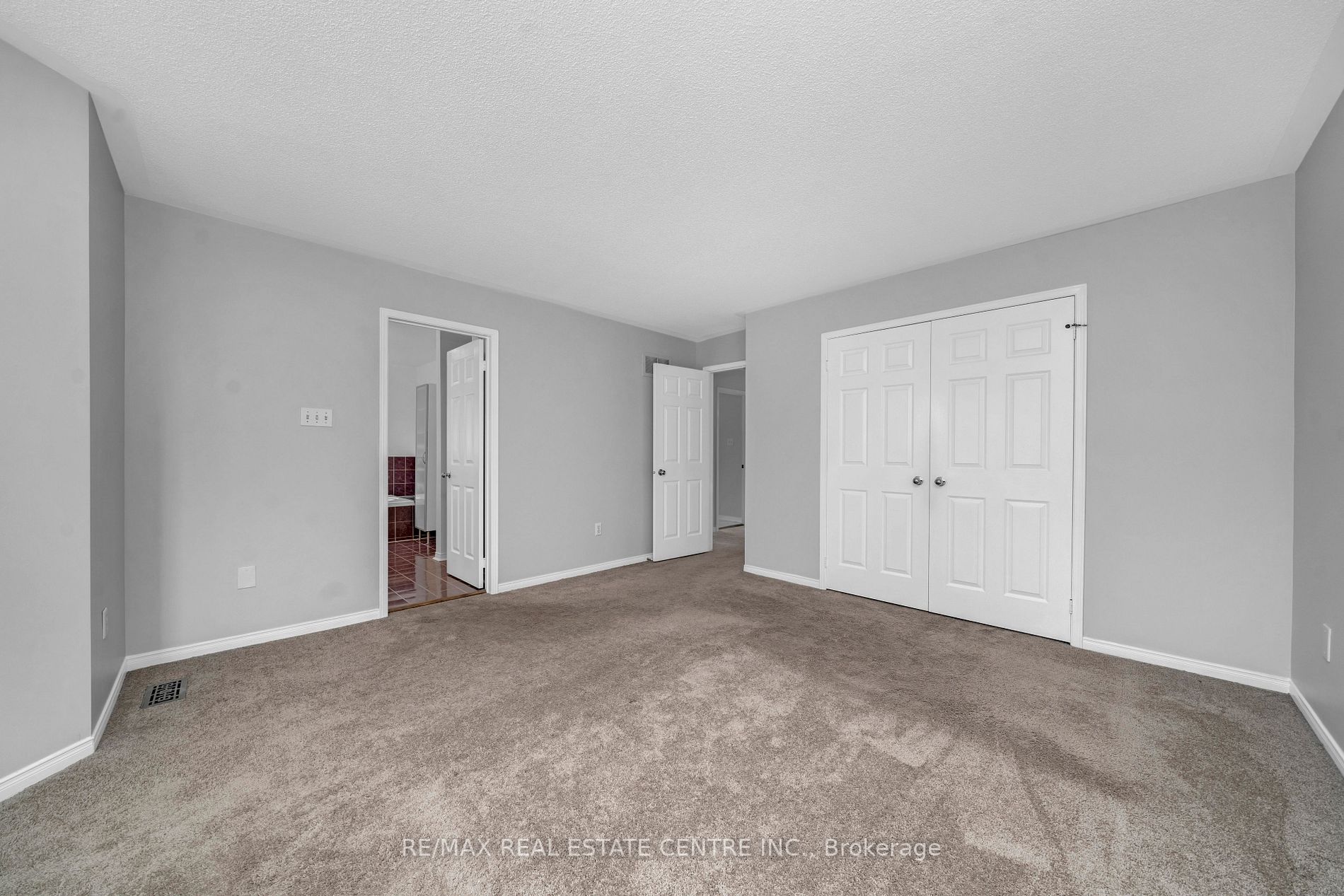 44 CURRY Crescent