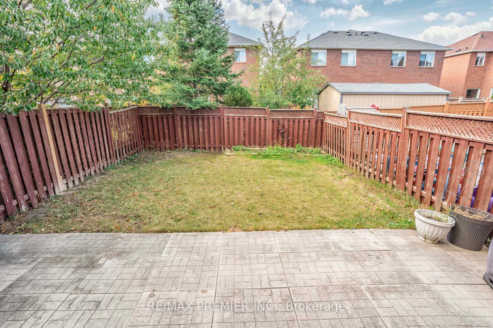 5274 Marblewood Dr
