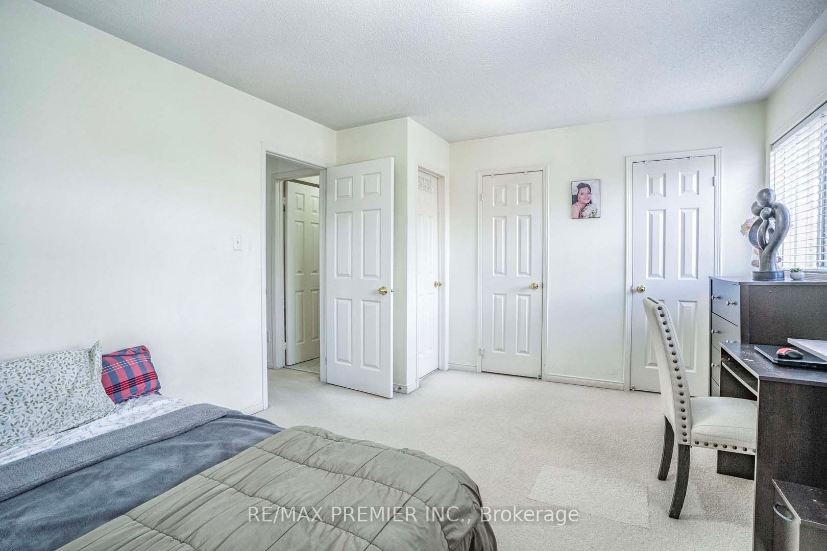 5274 Marblewood Dr