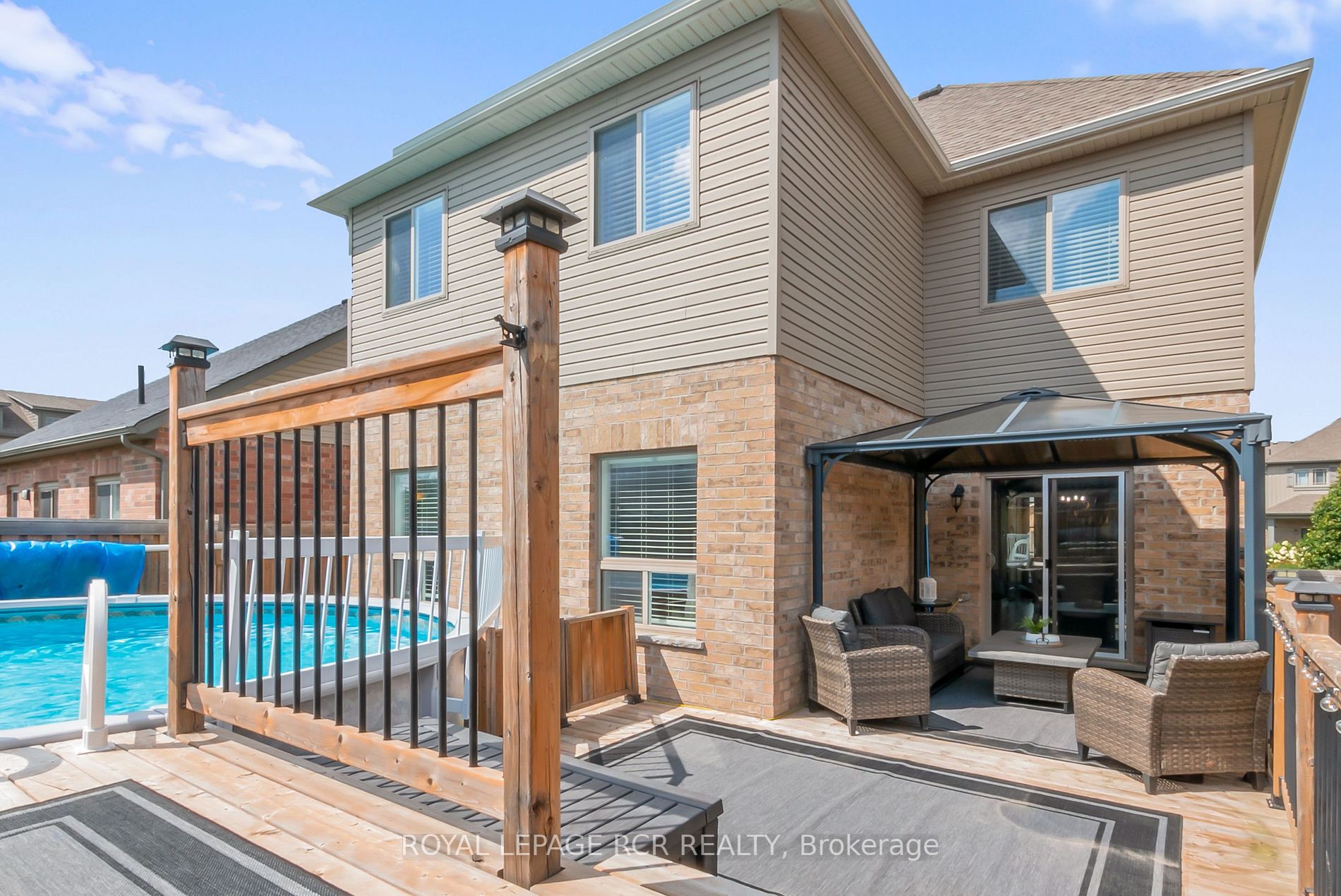 4 Fitzgerald St