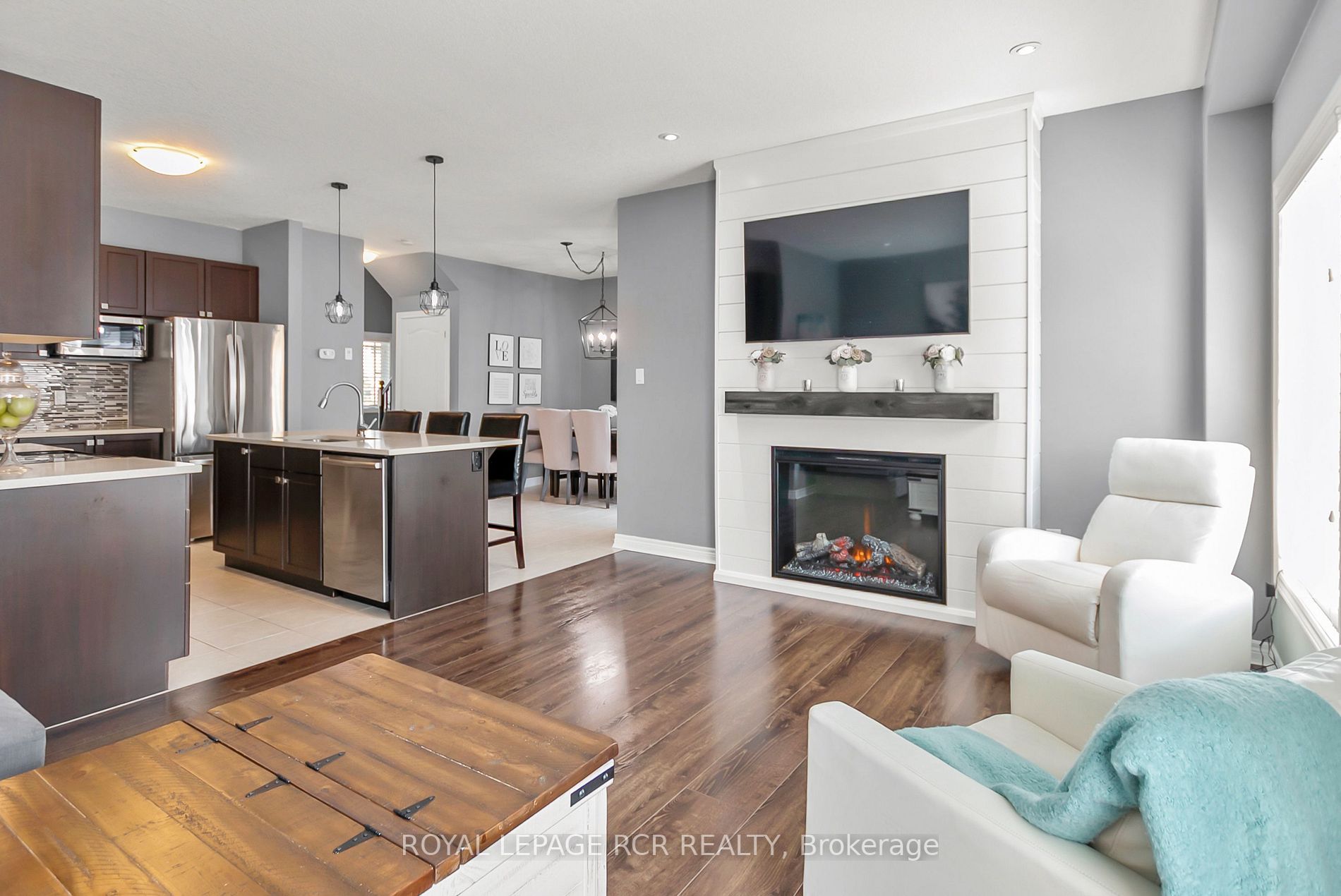 4 Fitzgerald St