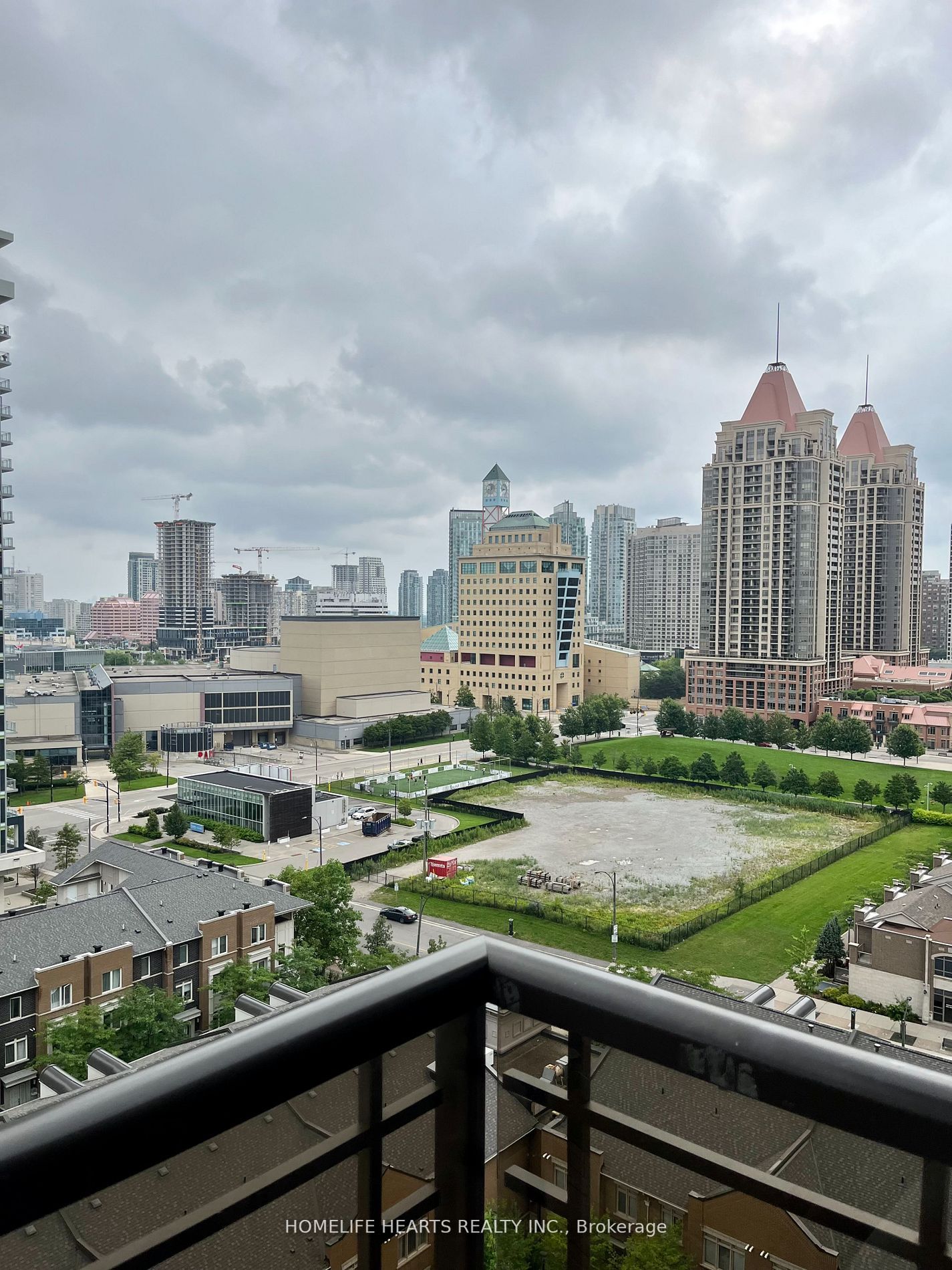 385 Prince Of Wales Dr, #1104