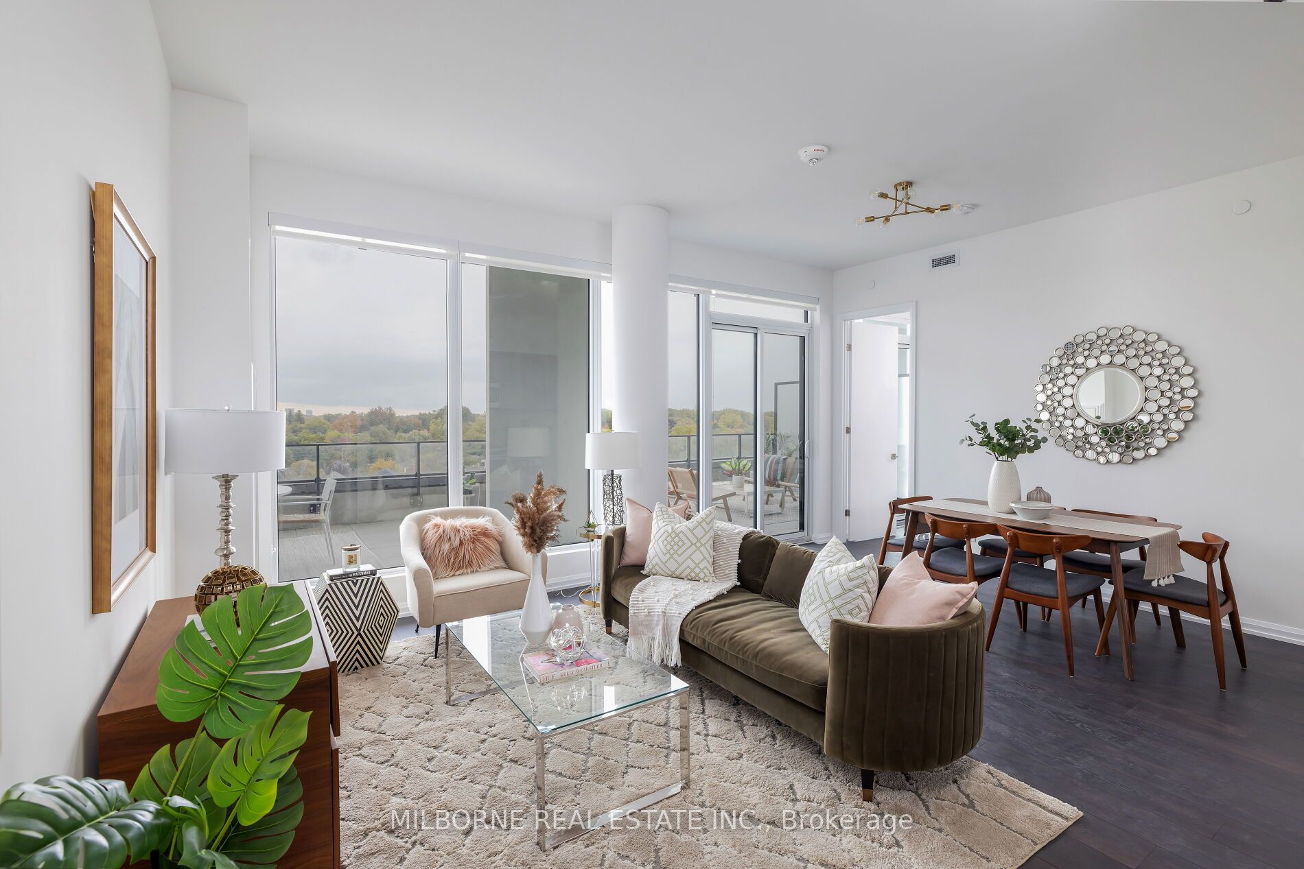 4208 Dundas St W, #606