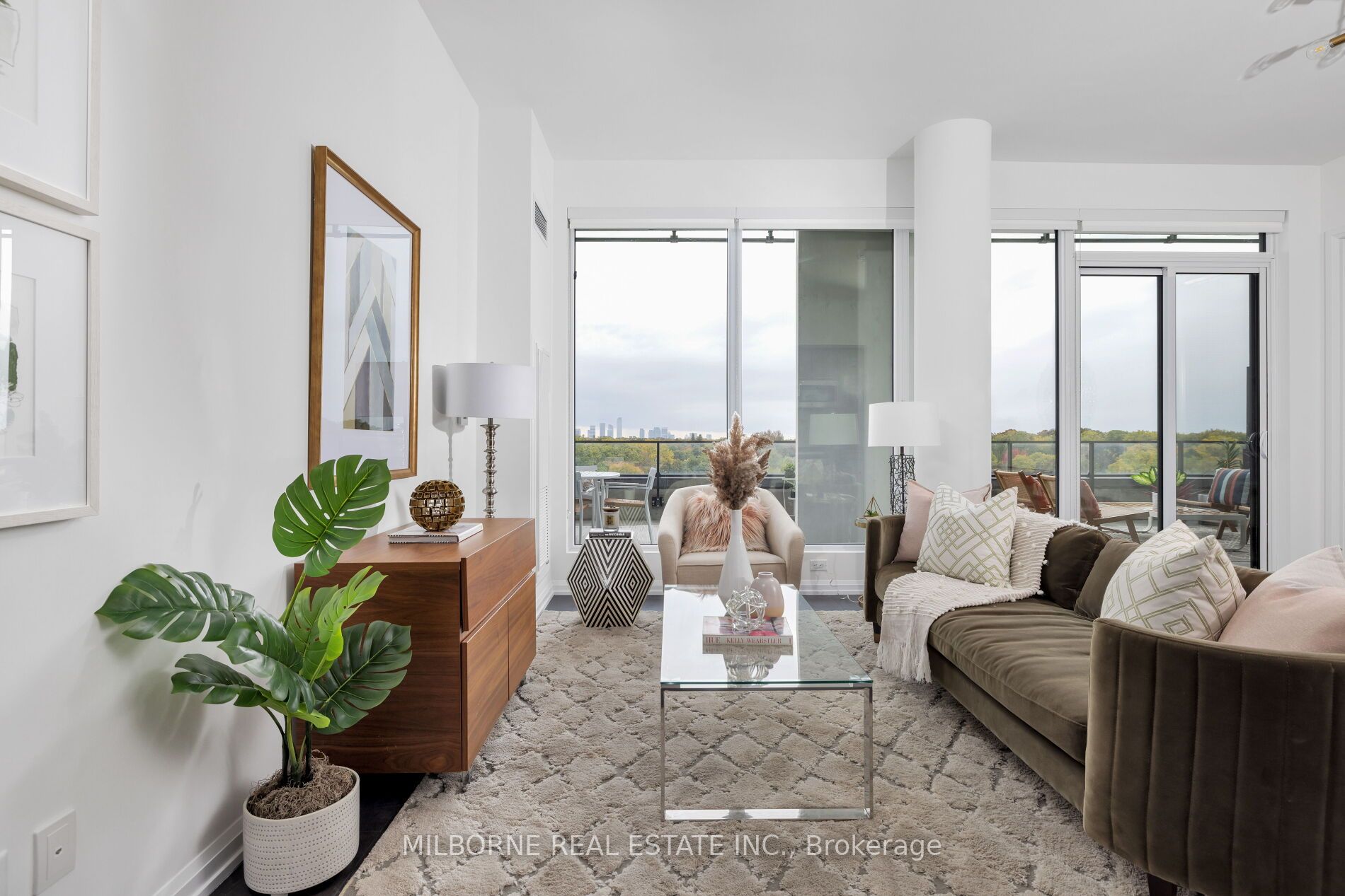 4208 Dundas St W, #606