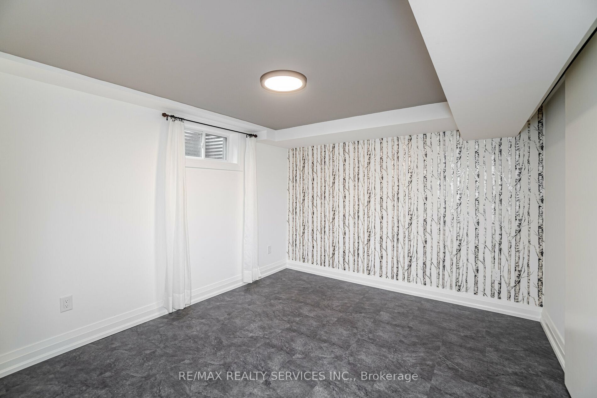 25 Roberts Cres