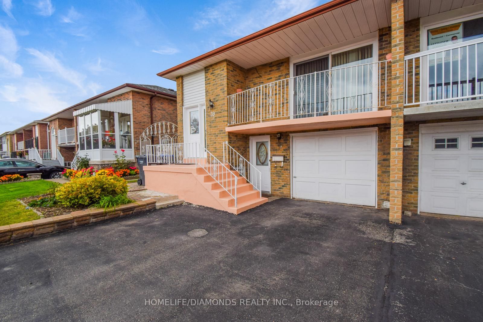 39 MAJOR OAKS Drive