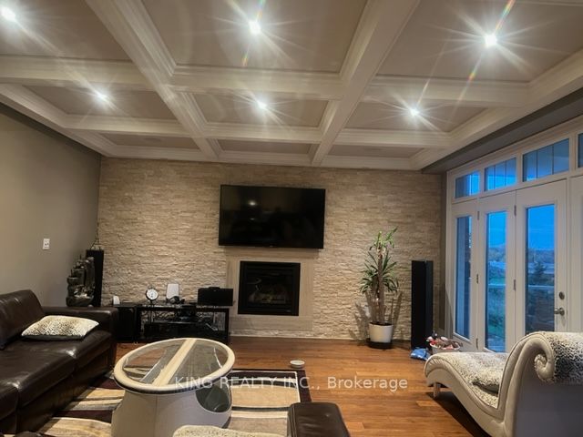 136 Coastline Dr