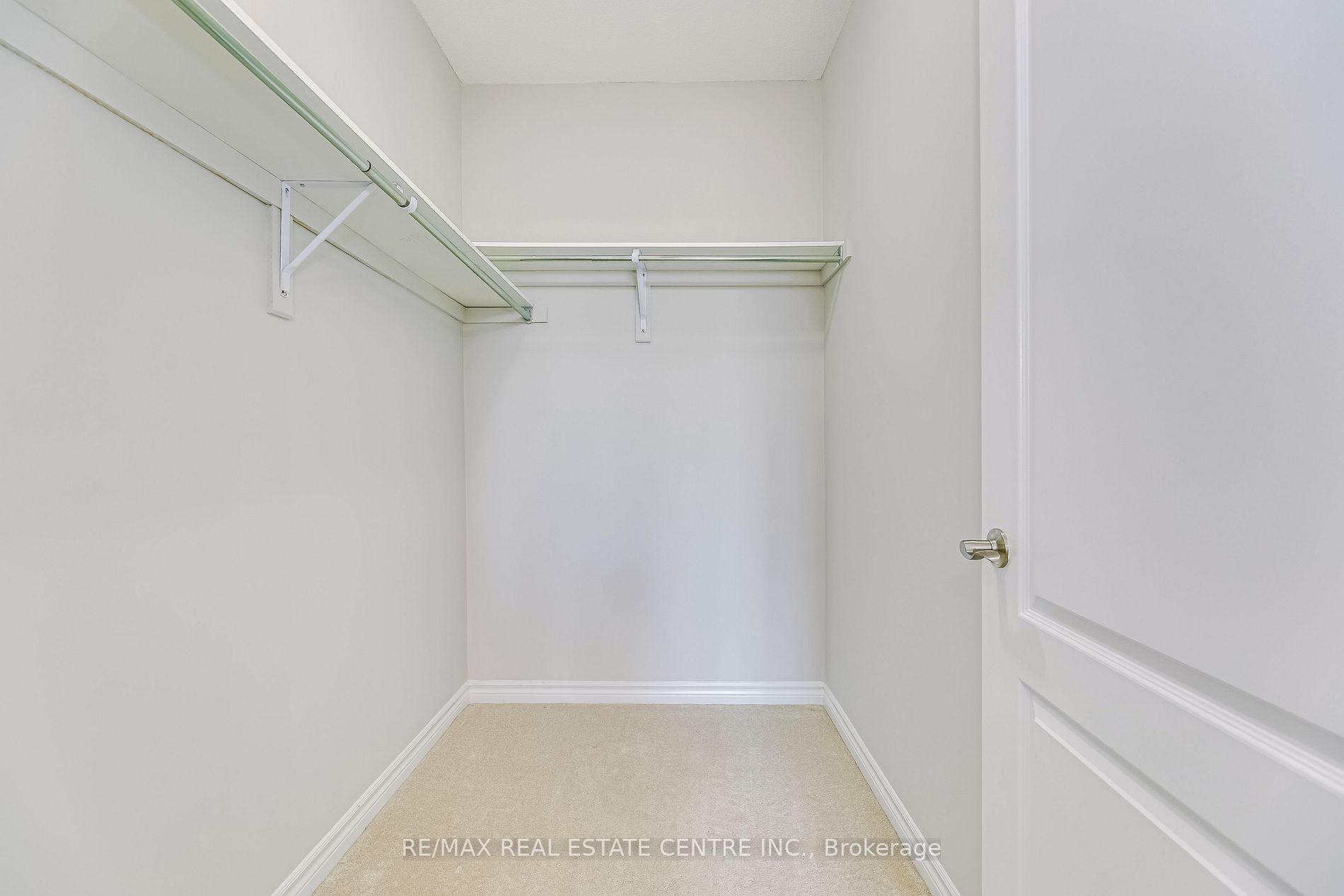 1360 Costigan Rd, #204