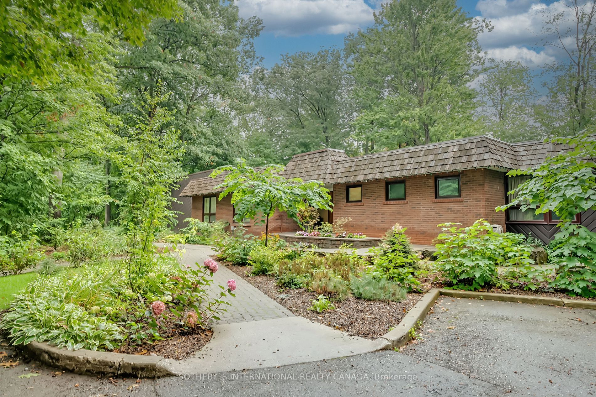 1110 Walden Circle, #507