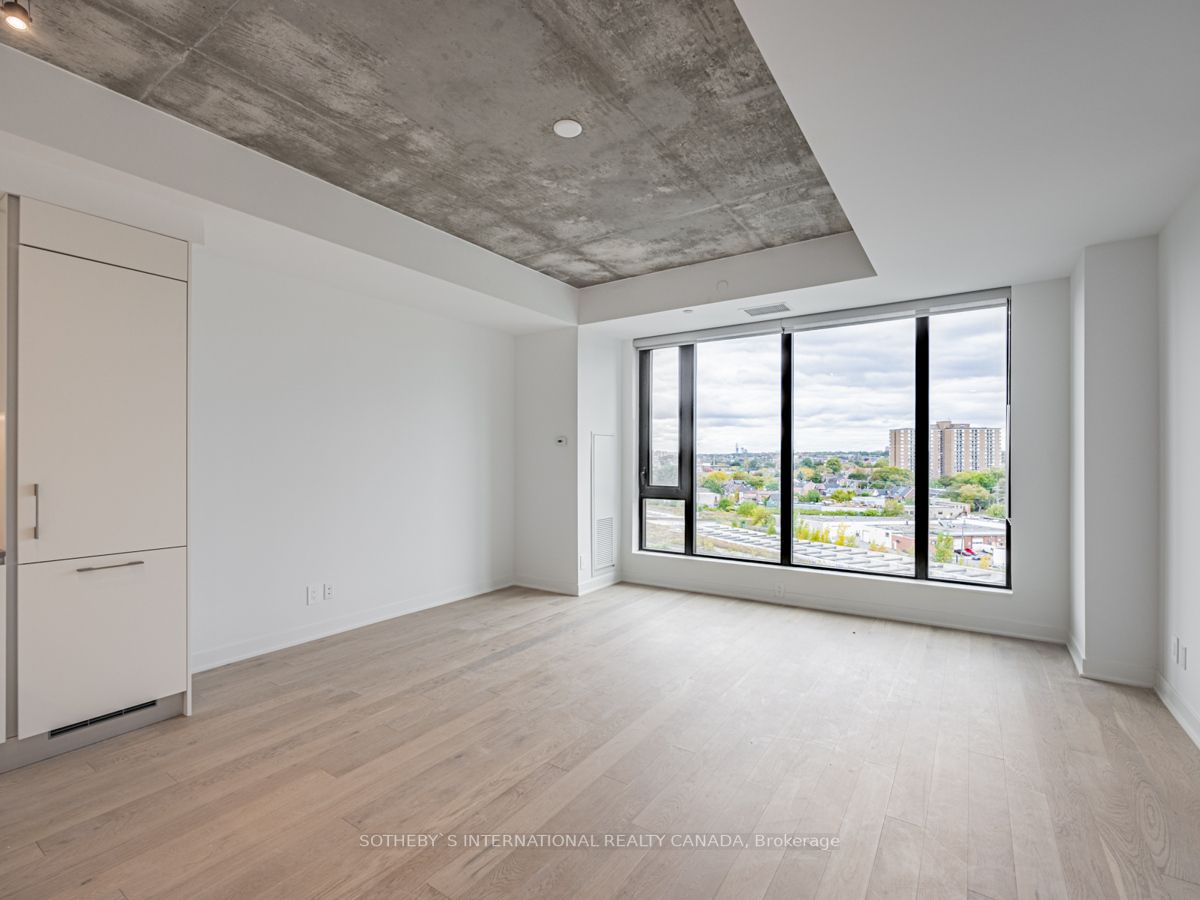 2720 Dundas St W, #907