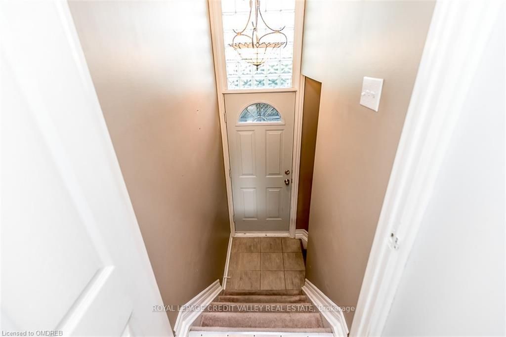 5 Melville Cres