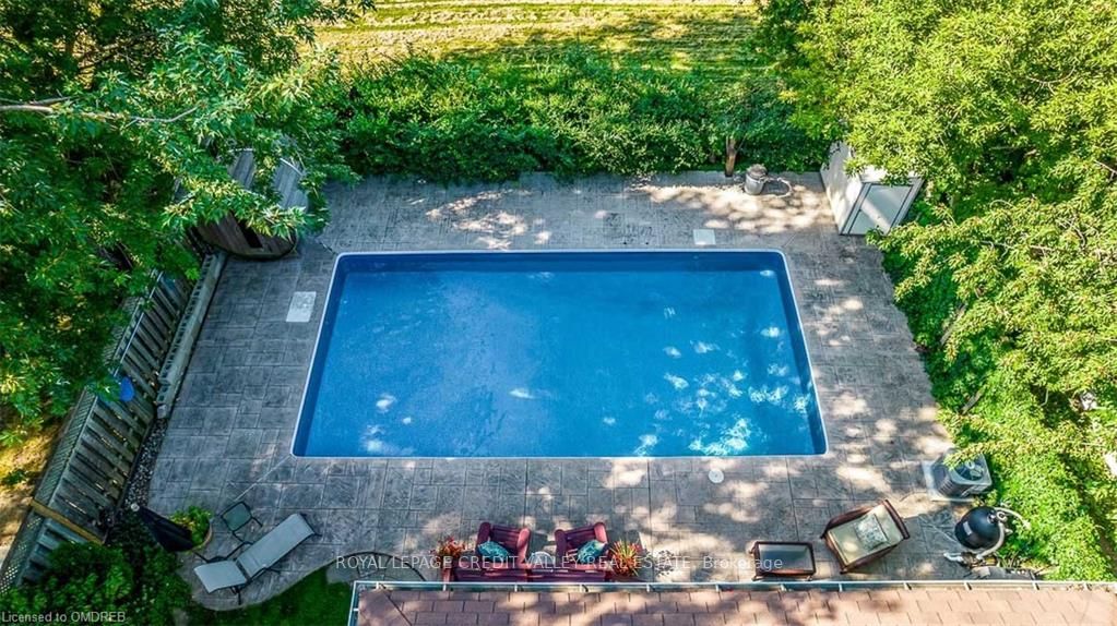 5 Melville Cres