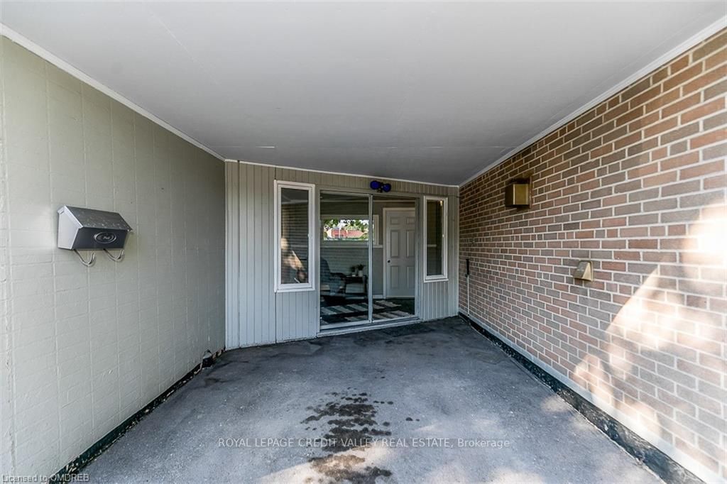 5 Melville Cres