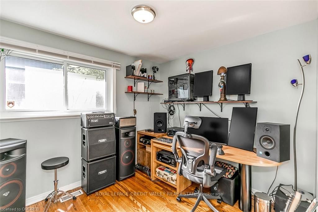 5 Melville Cres