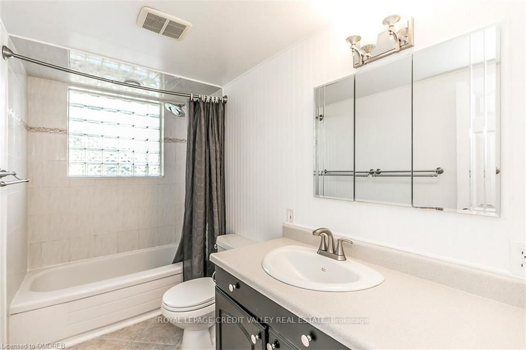 5 Melville Cres