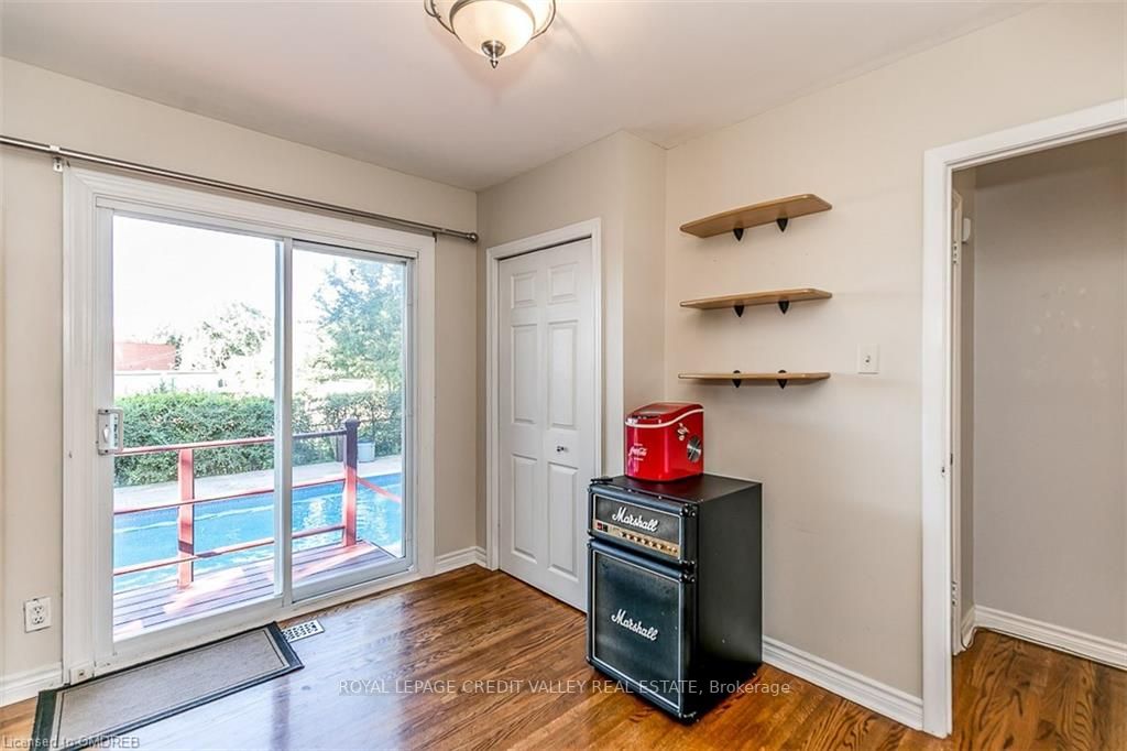 5 Melville Cres