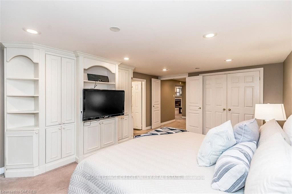 5 Melville Cres