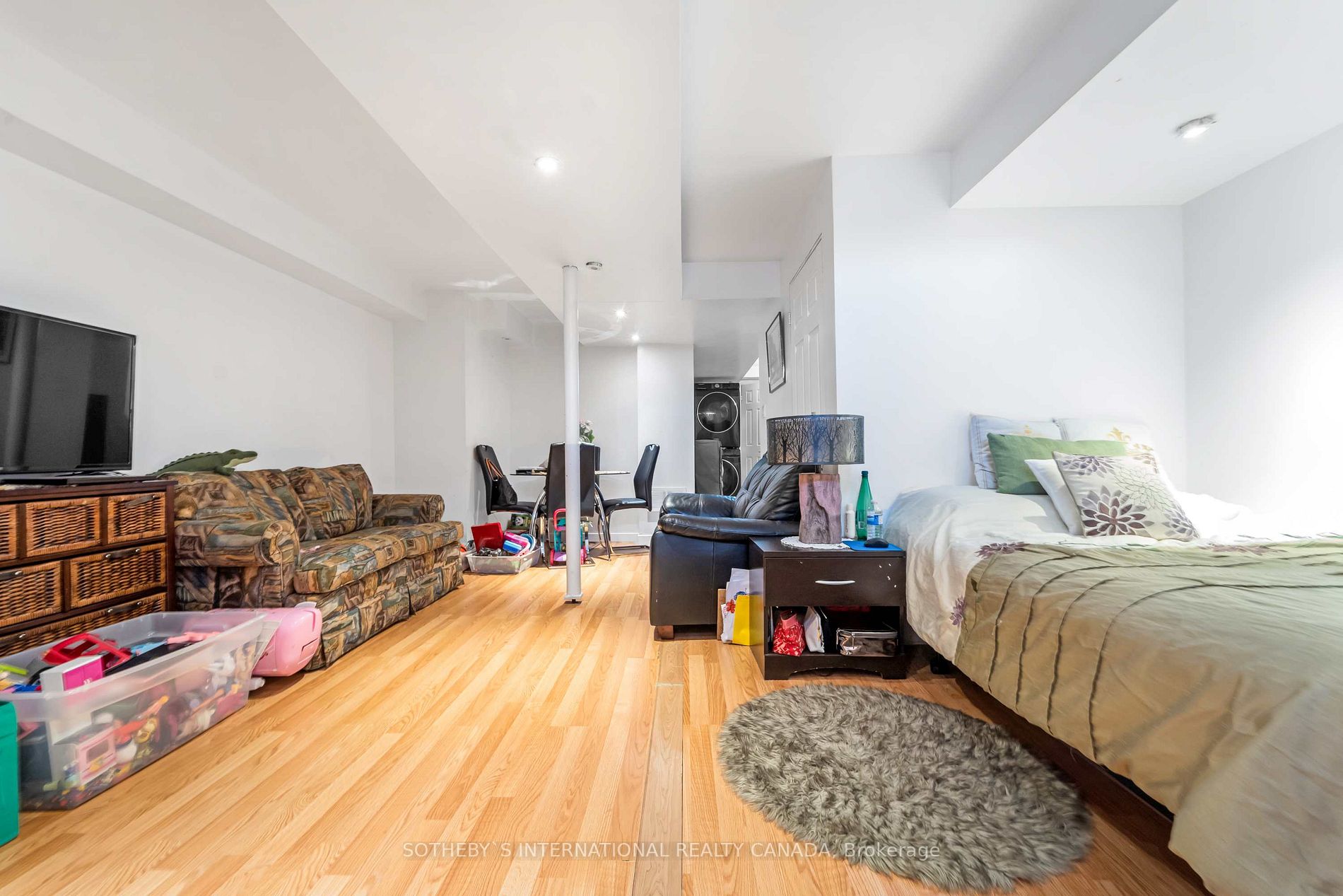 73 Kenwood Dr, #17
