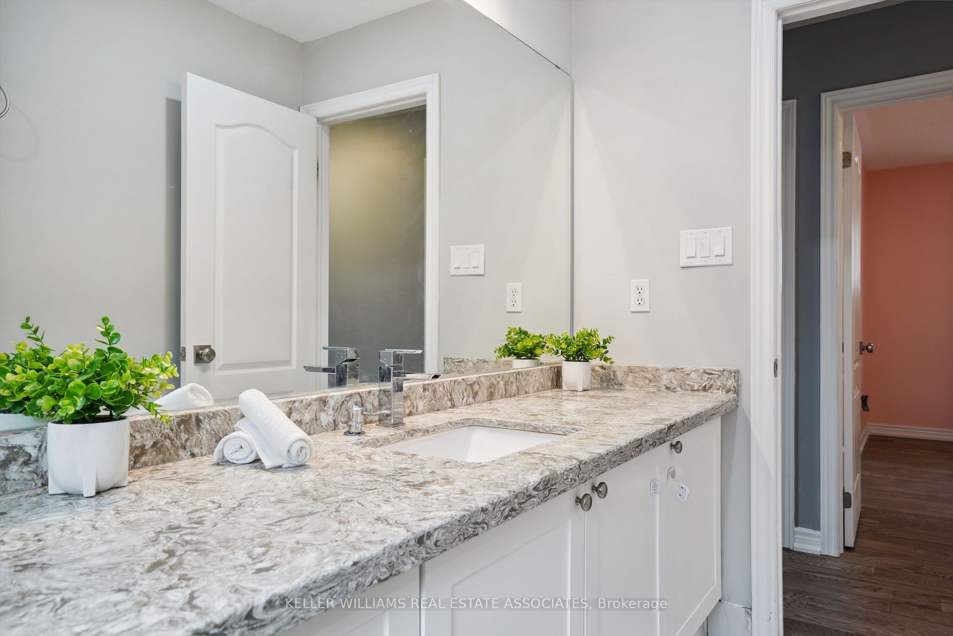 1261 Roper Drive