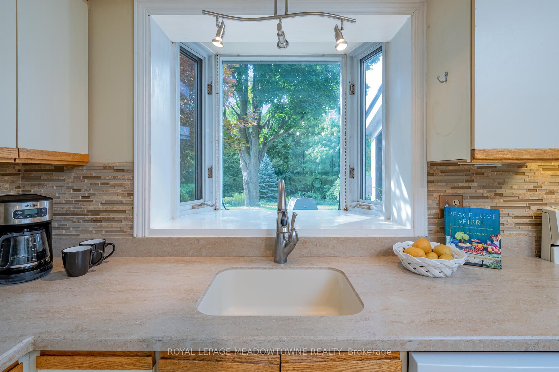 38 Chelvin Dr