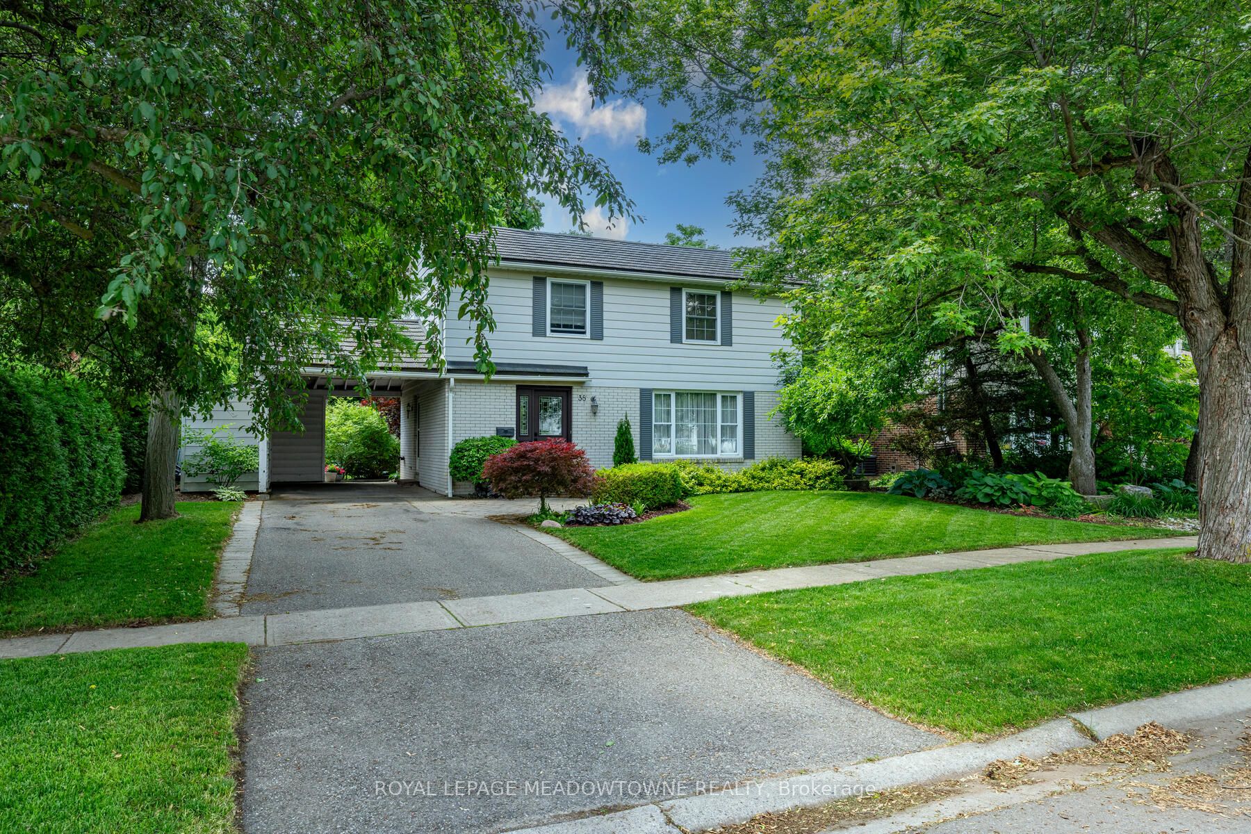 38 Chelvin Dr