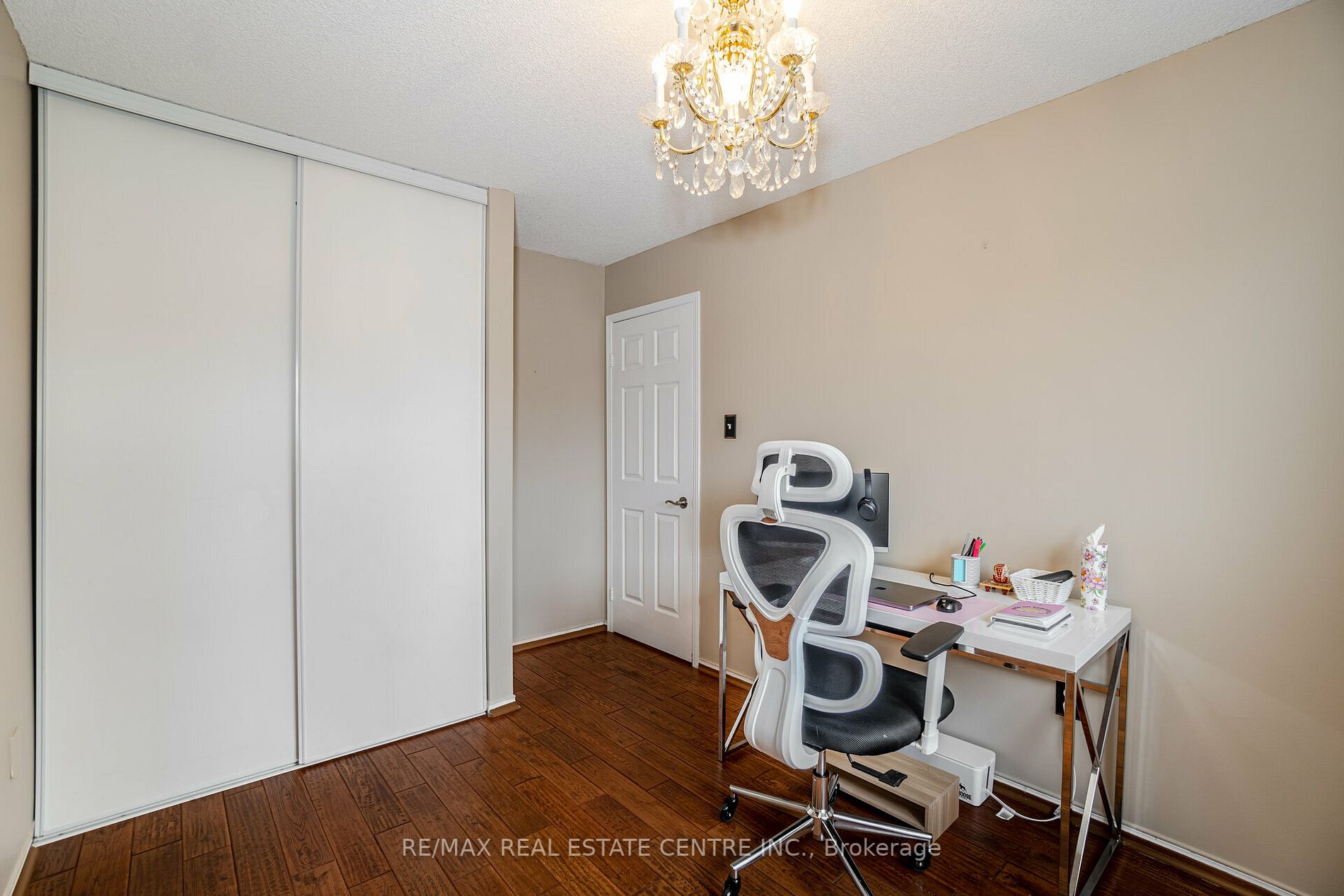 1050 Bristol Rd W, #32