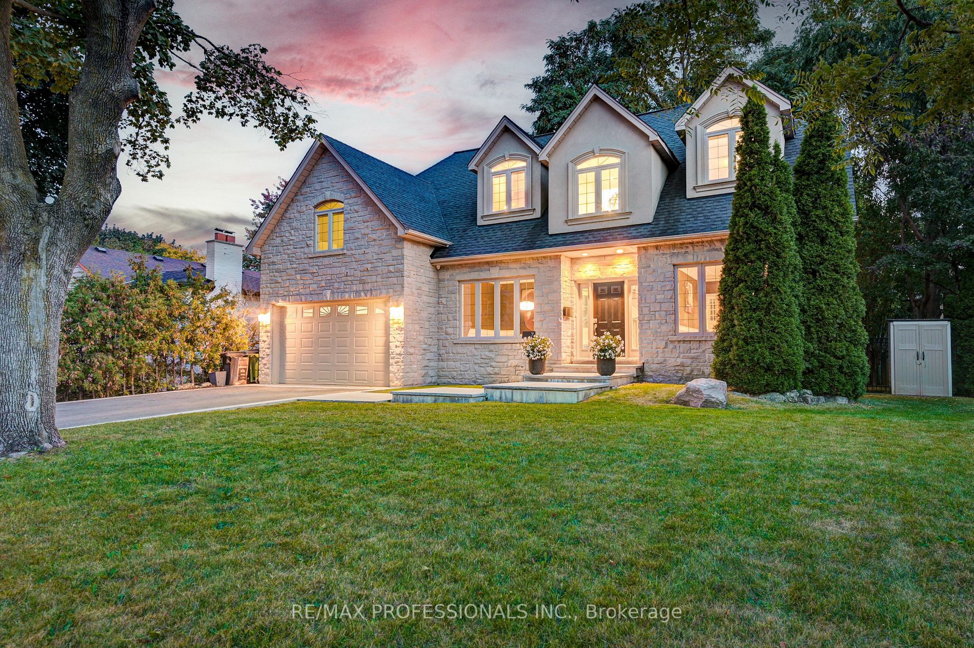 7 Golfcrest Rd