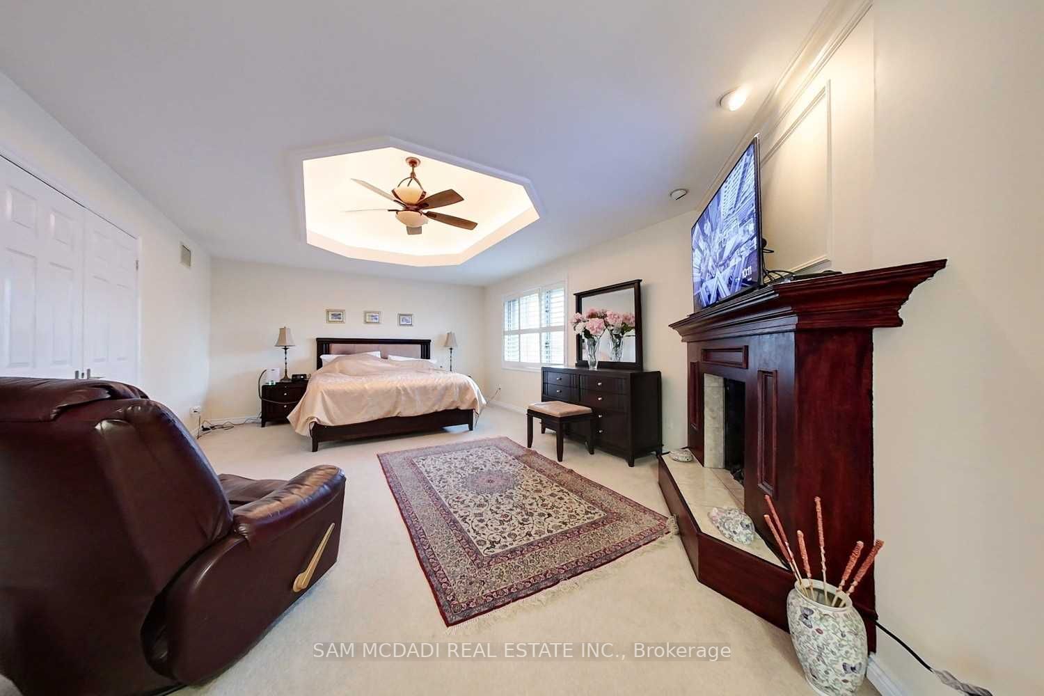 1100 Geran Cres