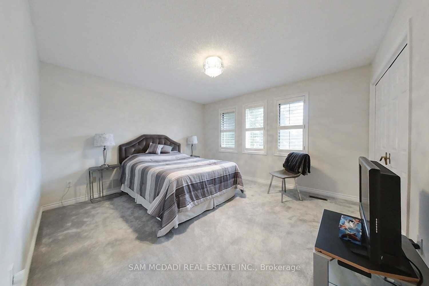 1100 Geran Cres